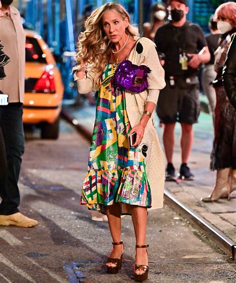 sex and the city fake bag|Carrie Bradshaw Fendi Baguette Is Back On SATC Reboot .